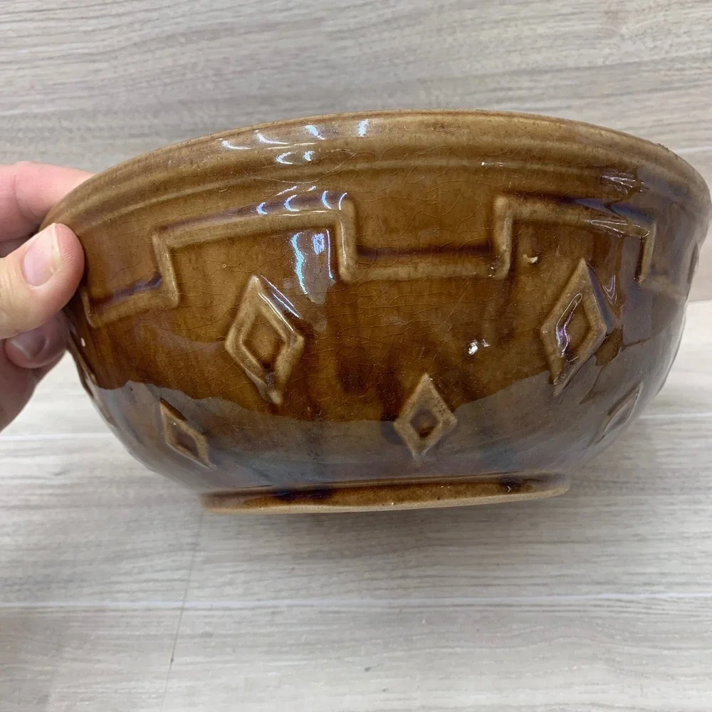 Vintage Monmouth USA Pottery Brown Stoneware Mixing Bowl Geometric Embossed‎
